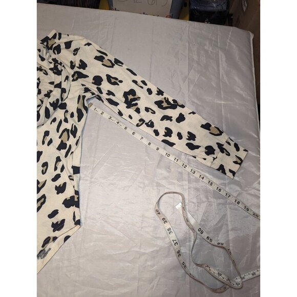 Tickled Teal Long Sleeve Lightweight Animal Print Women's Blouse Size Small - Picture 11 of 13